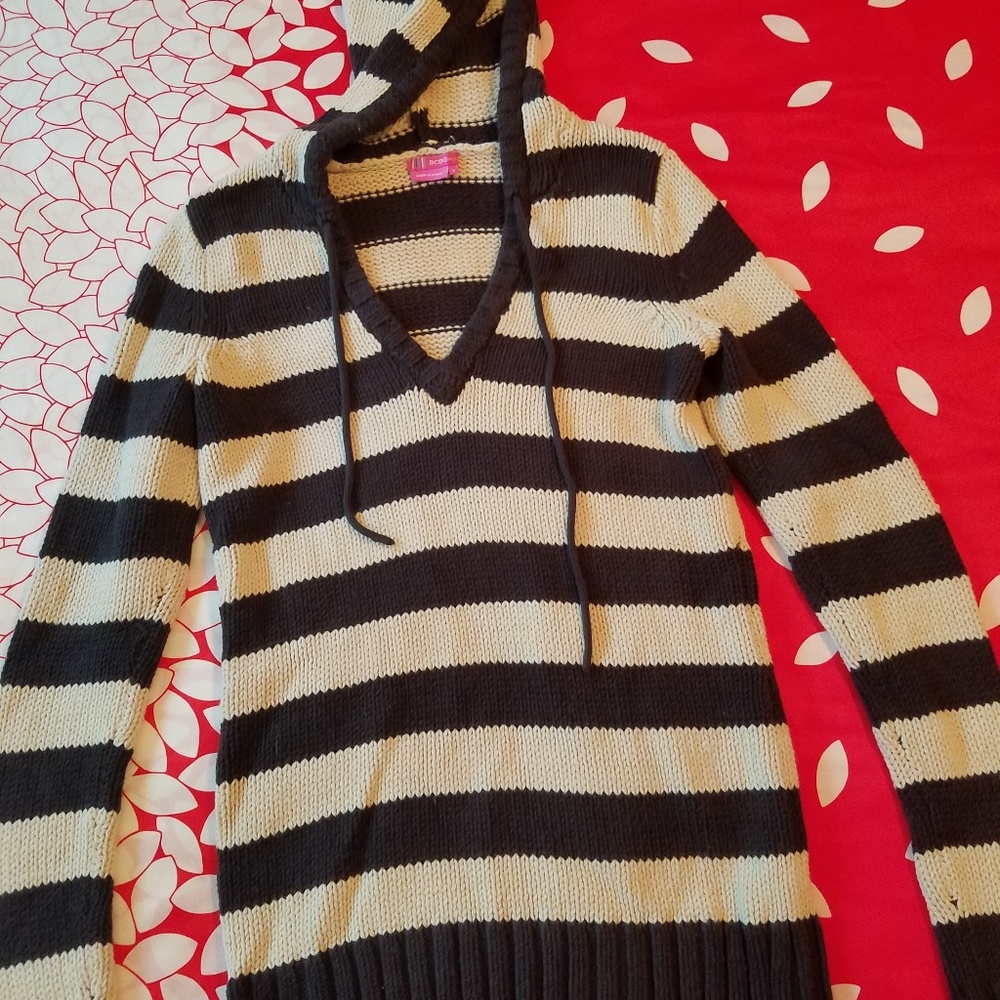 BCBG chunky knit striped pullover sweater hooded v neck nautical night at beach